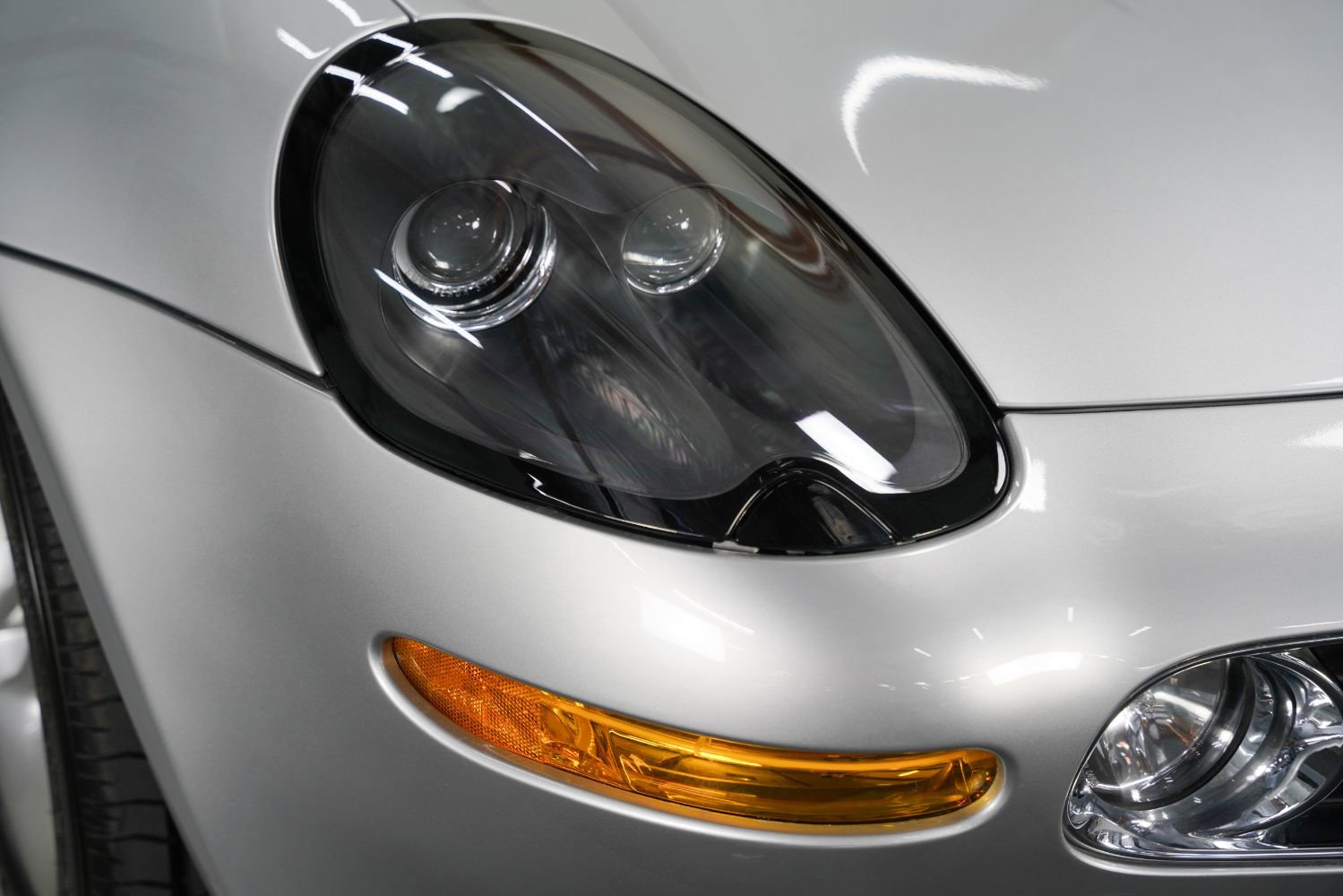 Used 2001 BMW Z8 RWD image 12
