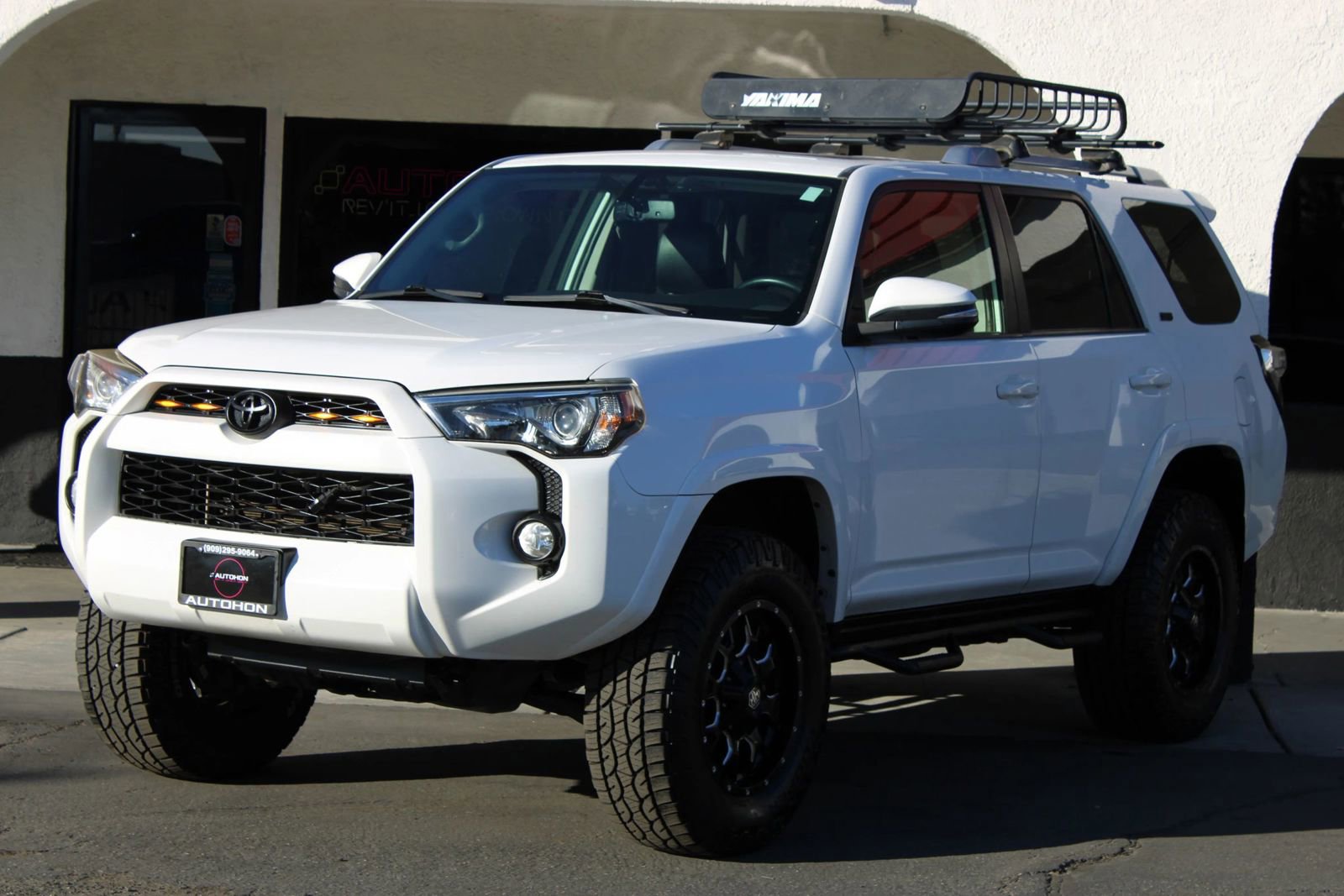 Used 2016 Toyota 4Runner SR5 Premium image 1