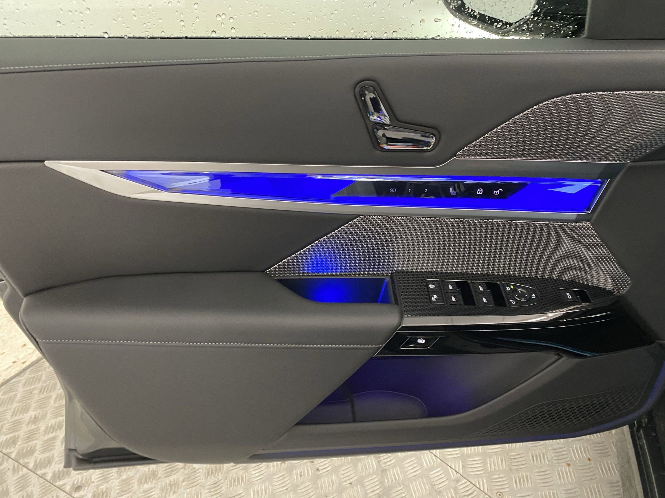 Used 2025 BMW 740i xDrive image 11