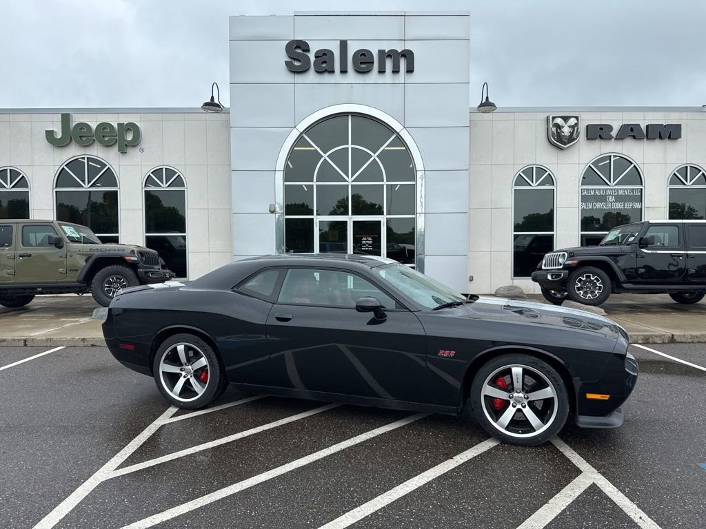 Used 2014 Dodge Challenger SRT8 w/ Harman/Kardon Audio Group RWD image 1