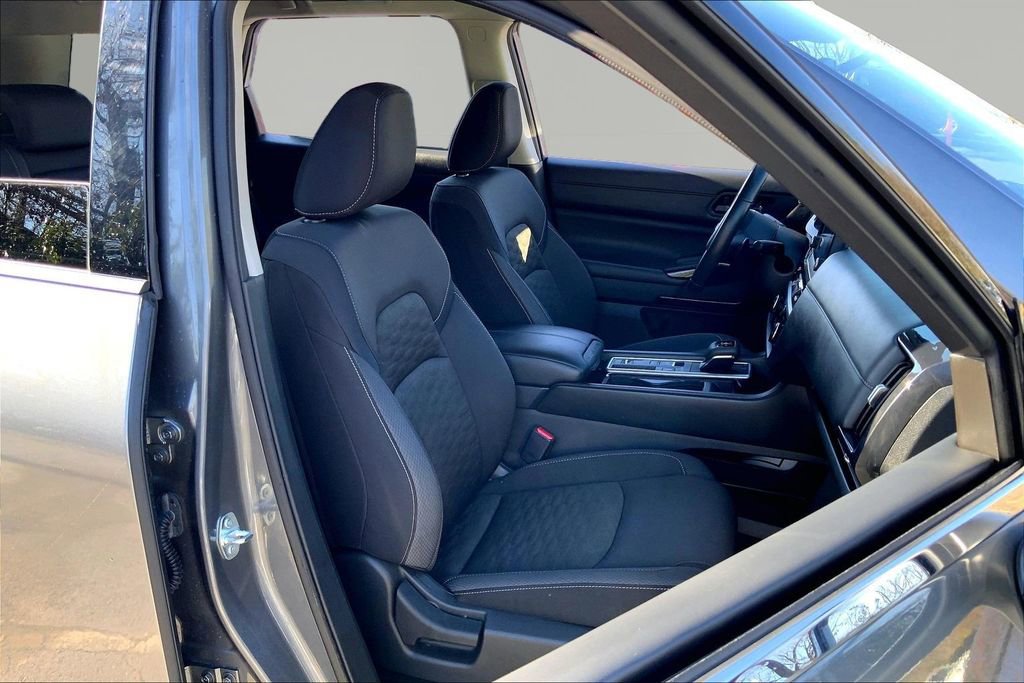 Used 2024 Nissan Pathfinder SV image 20