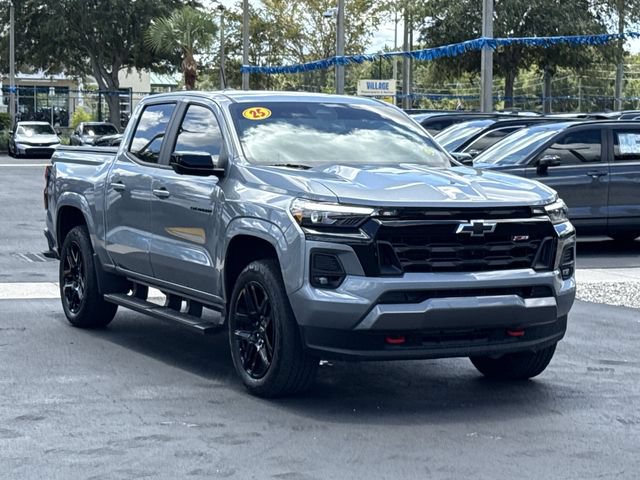 Used 2025 Chevrolet Colorado Z71 w/ Technology Package AWD/4WD image 2