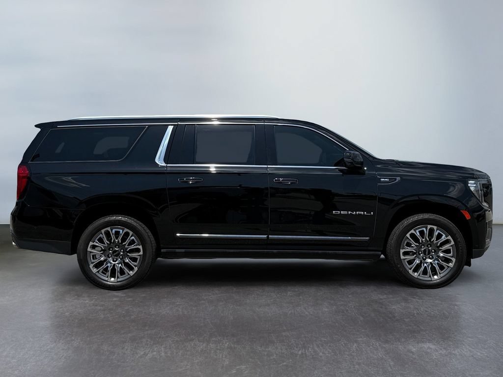 Used 2023 GMC Yukon XL Denali Ultimate w/ LPO, Floor Liner Package AWD/4WD image 2