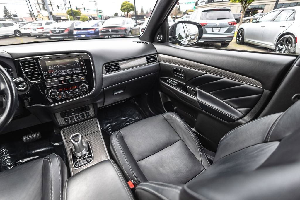 Used 2019 Mitsubishi Outlander GT image 26