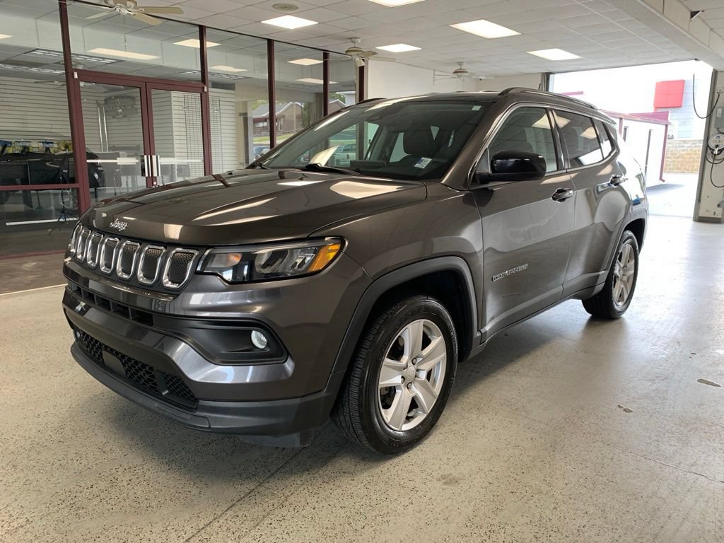 Used 2022 Jeep Compass Latitude w/ Convenience Group FWD image 3