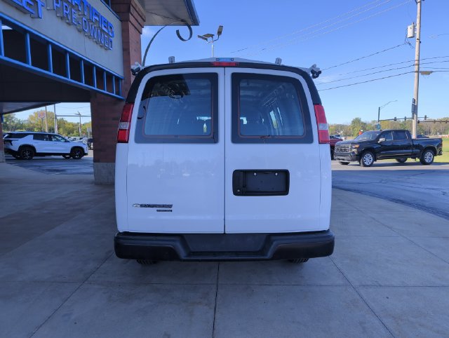 Used 2016 Chevrolet Express 2500 RWD image 6