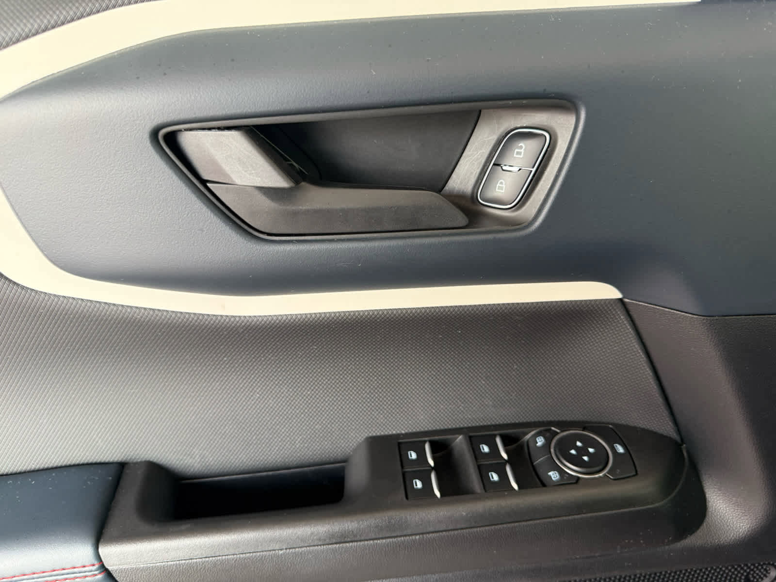 Certified 2024 Ford Bronco Sport Heritage w/ Heritage Convenience Package AWD/4WD image 12