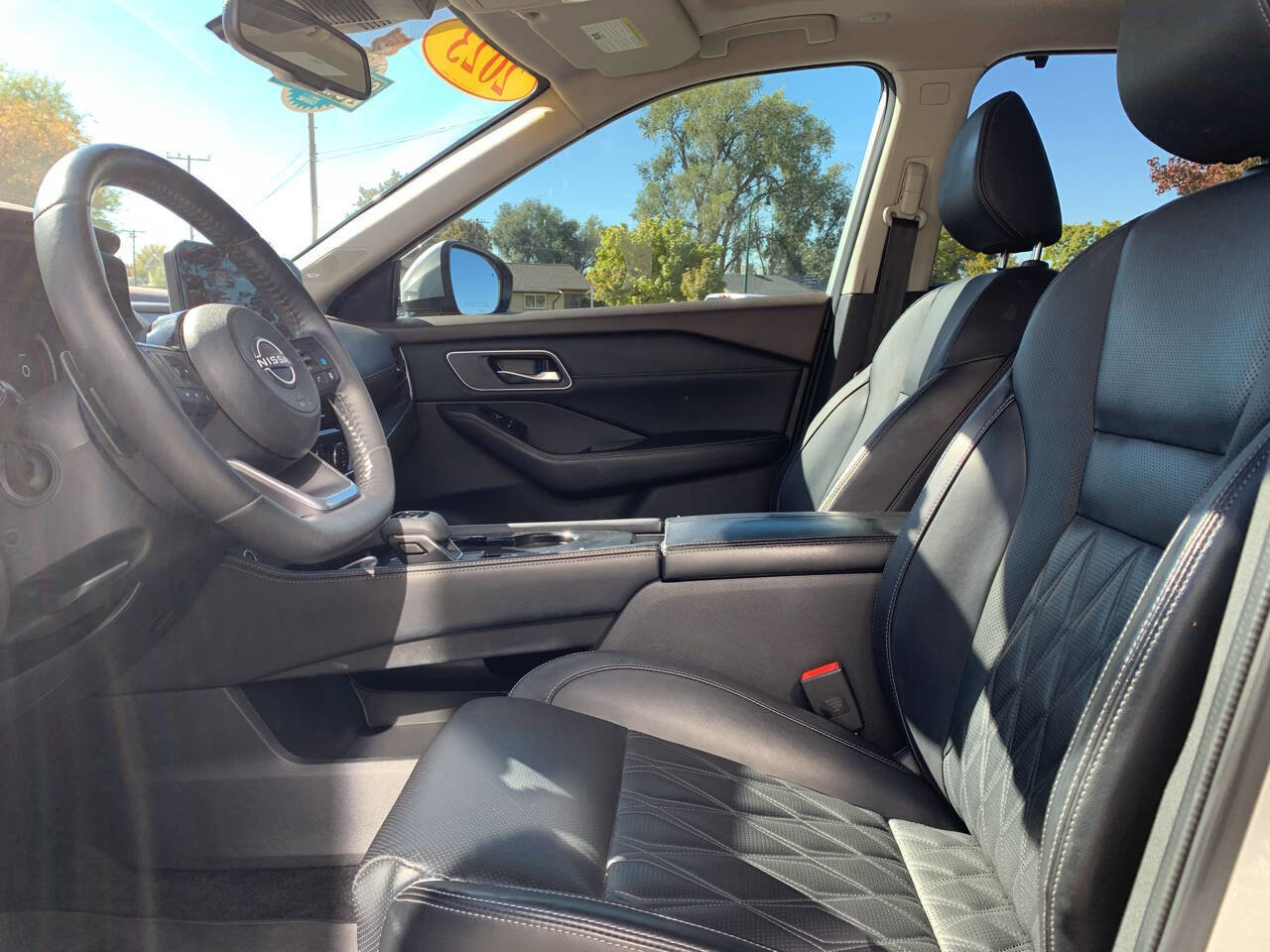 Used 2023 Nissan Rogue Platinum w/ Platinum Premium Package image 7