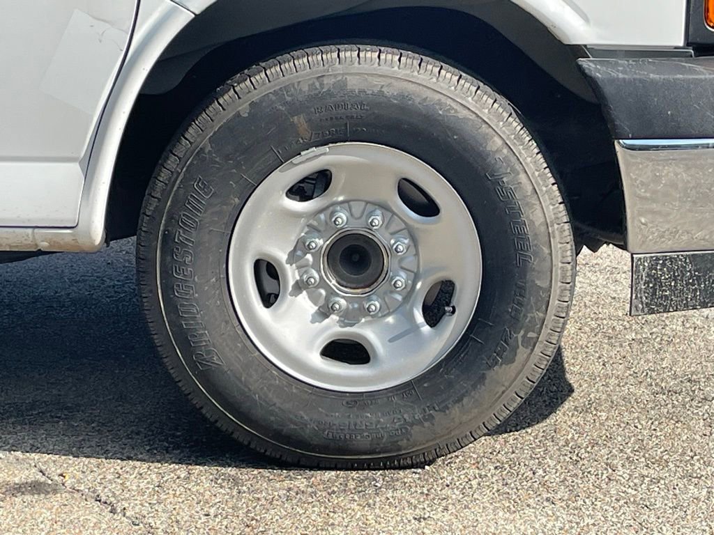 New 2025 Chevrolet Express 3500 w/ Driver Convenience Package RWD image 9