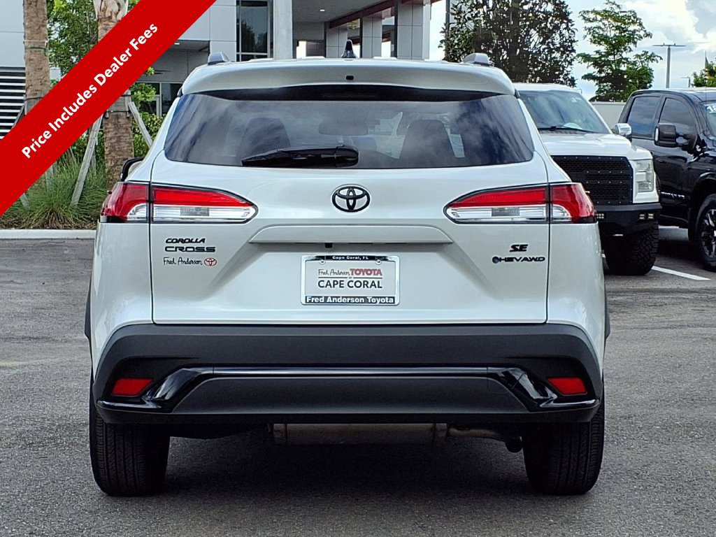 Used 2025 Toyota Corolla Cross AWD Hybrid w/ Moonroof Package image 7