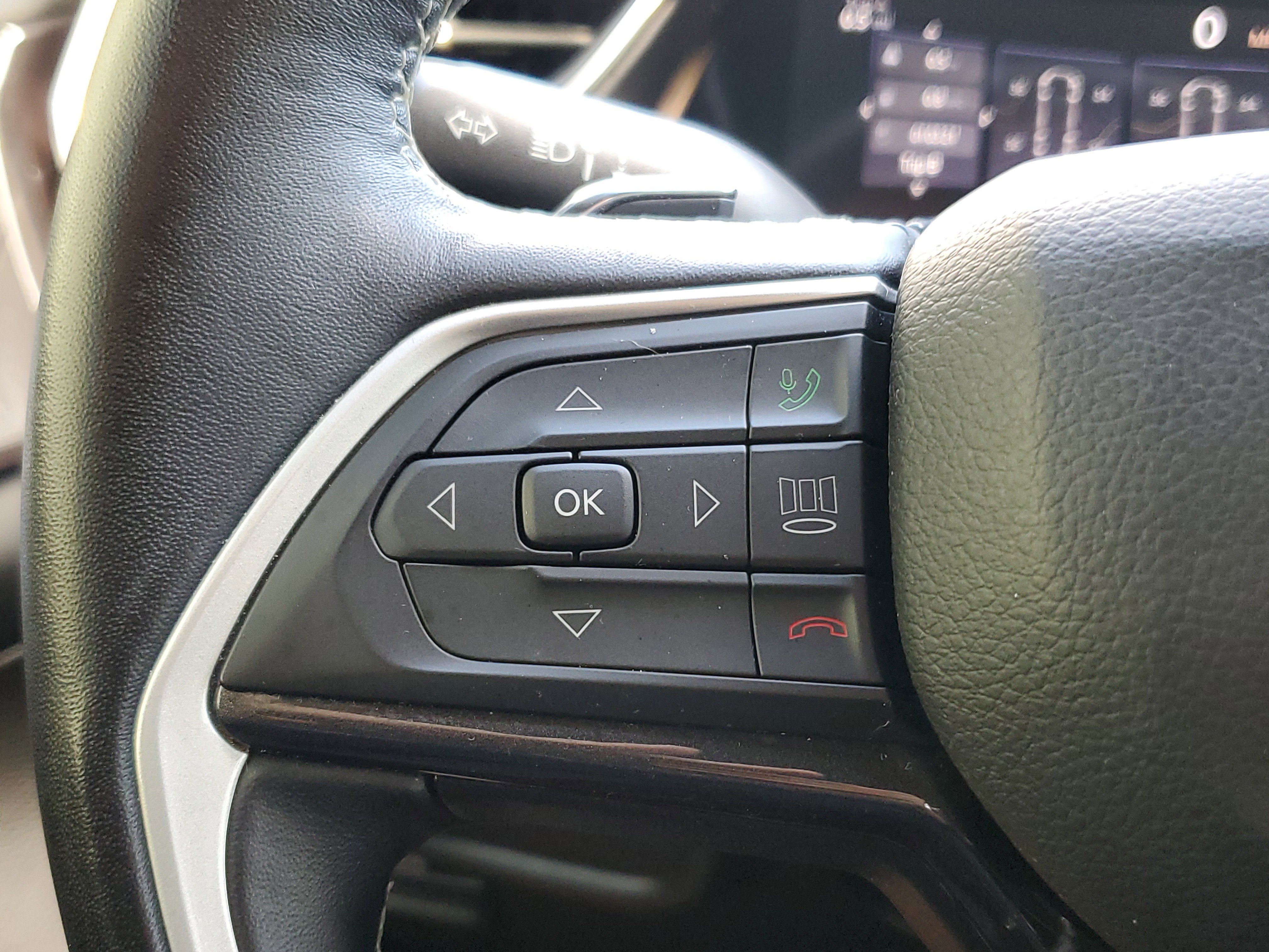 Used 2022 Jeep Grand Cherokee Altitude image 24