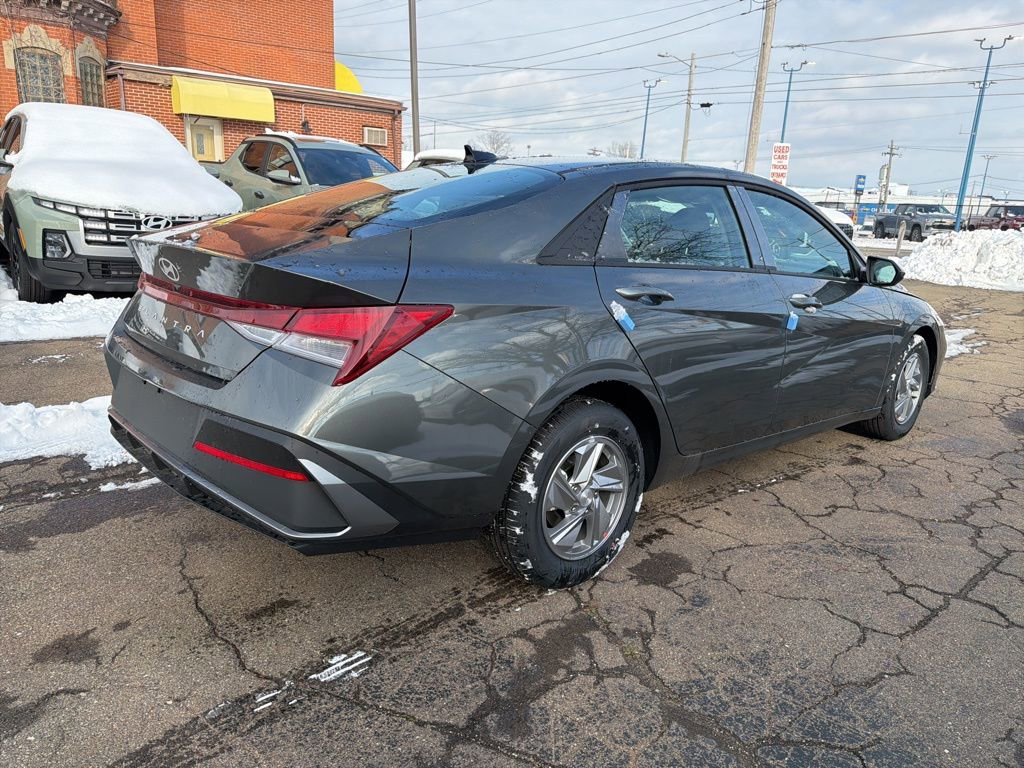 New 2026 Hyundai Elantra SE image 7