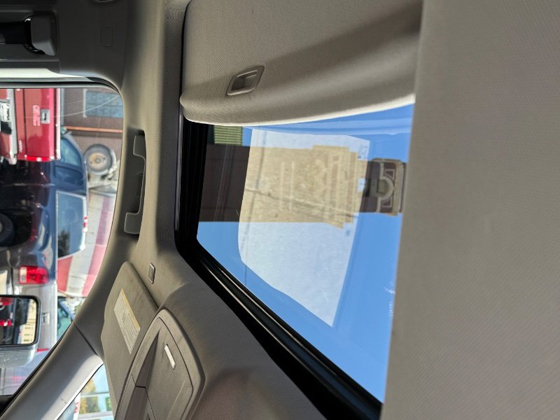 Used 2018 Chevrolet Silverado 1500 High Country image 39