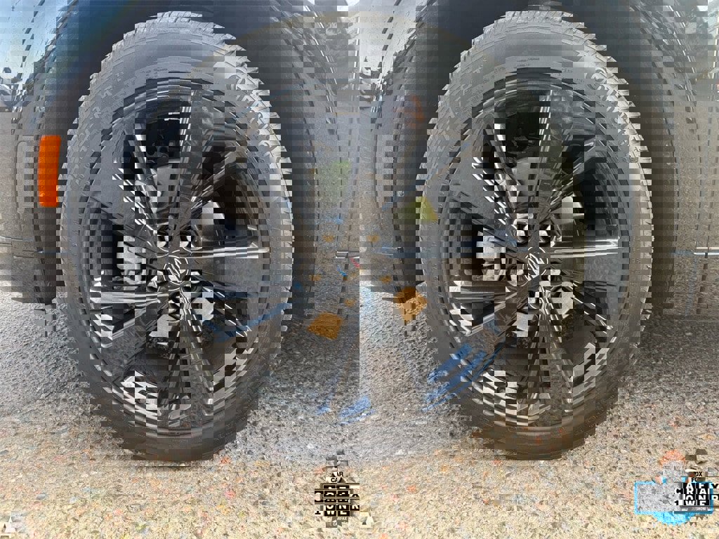 Used 2025 Buick Envision Sport Touring image 10