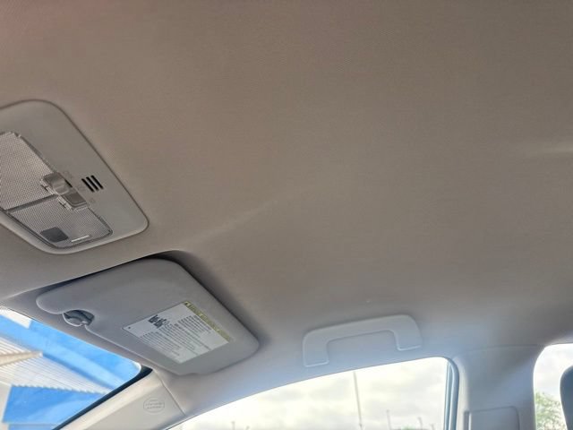 Used 2017 Toyota Corolla SE w/ Carpet Mat Package (TMS) FWD image 9