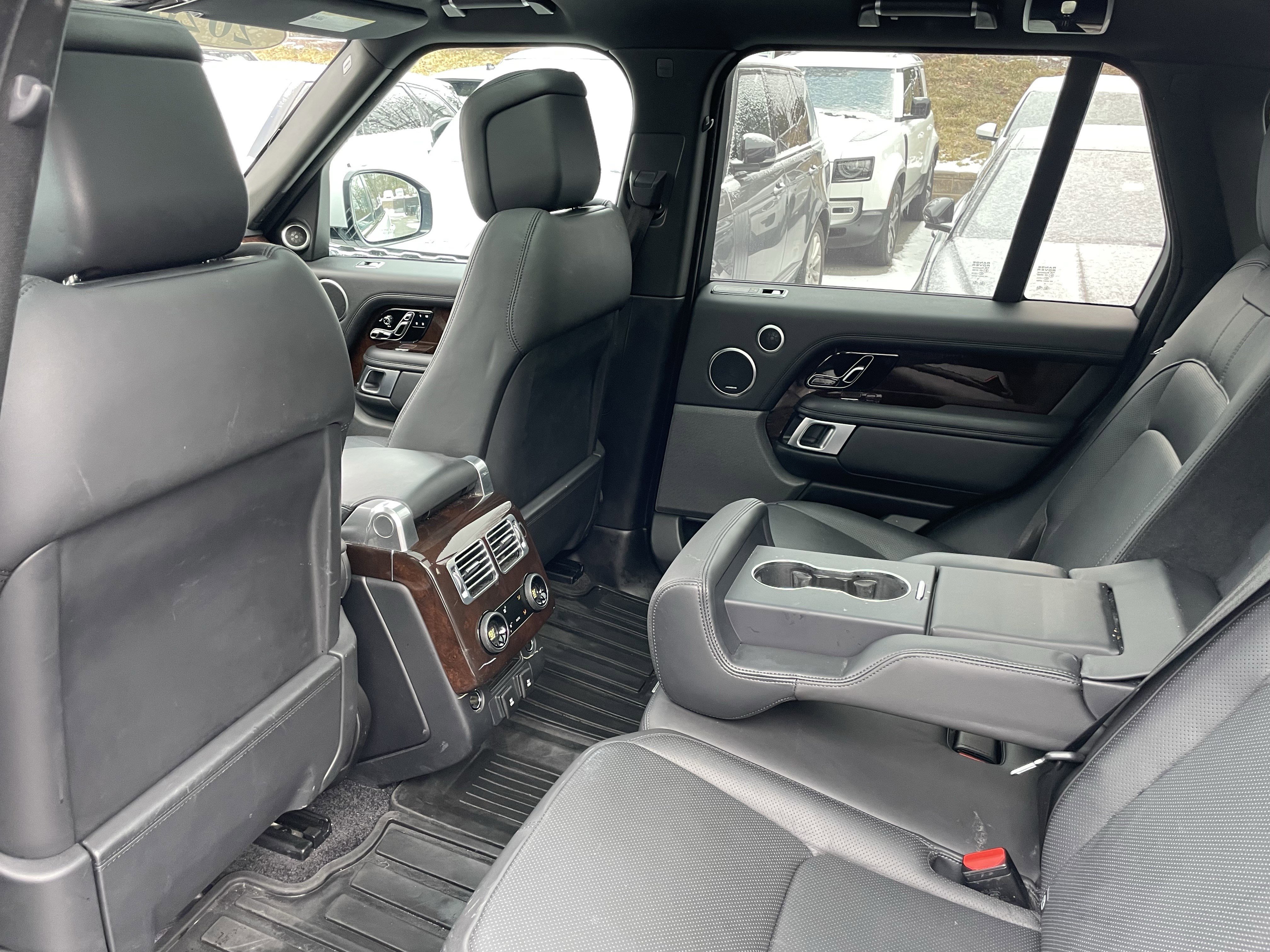 Used 2020 Land Rover Range Rover HSE image 30