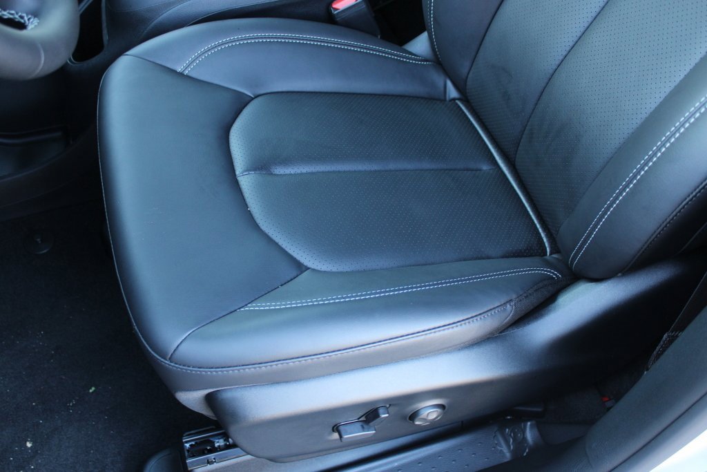 New 2026 Chrysler Pacifica Select w/ S Appearance Package image 23