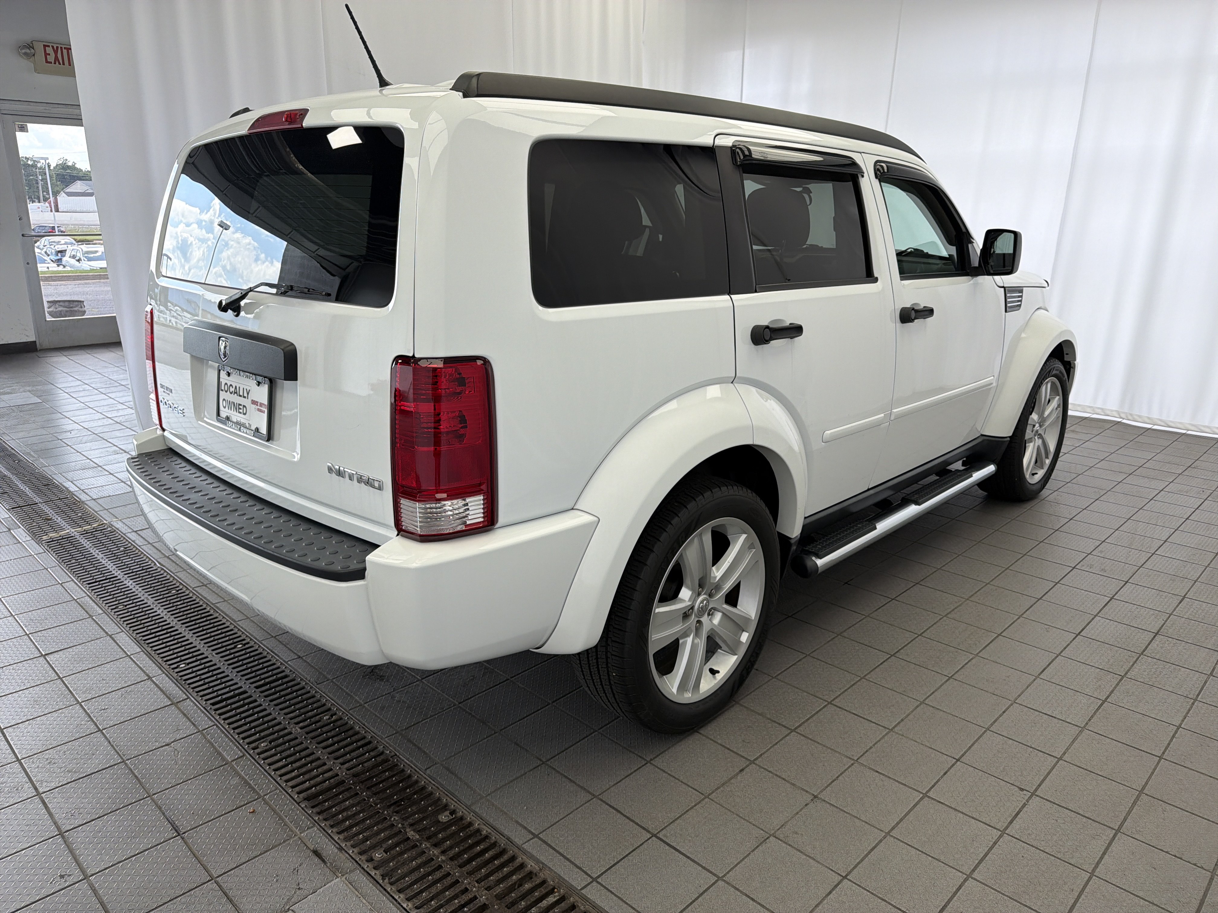 Used 2011 Dodge Nitro Heat w/ Popular Equipment Group RWD image 4