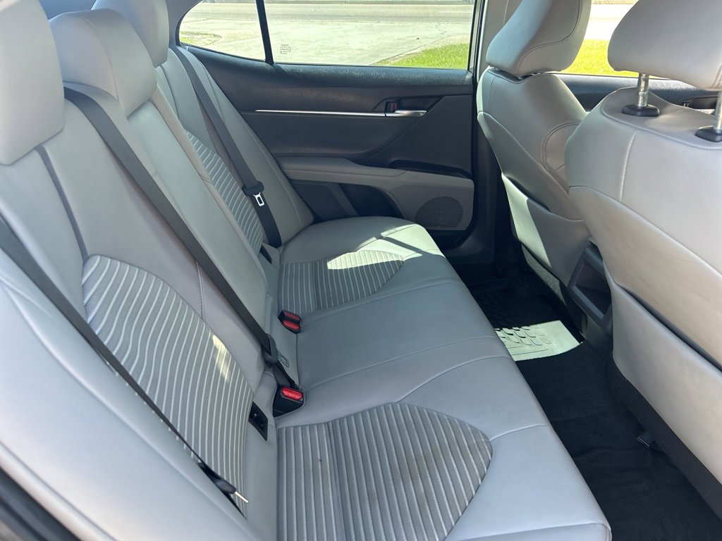 Used 2022 Toyota Camry SE image 19