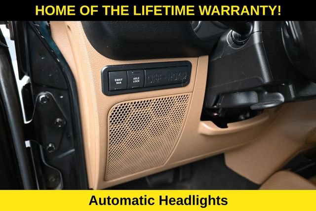 Used 2013 Jeep Wrangler Unlimited Rubicon w/ Connectivity Group AWD/4WD image 17