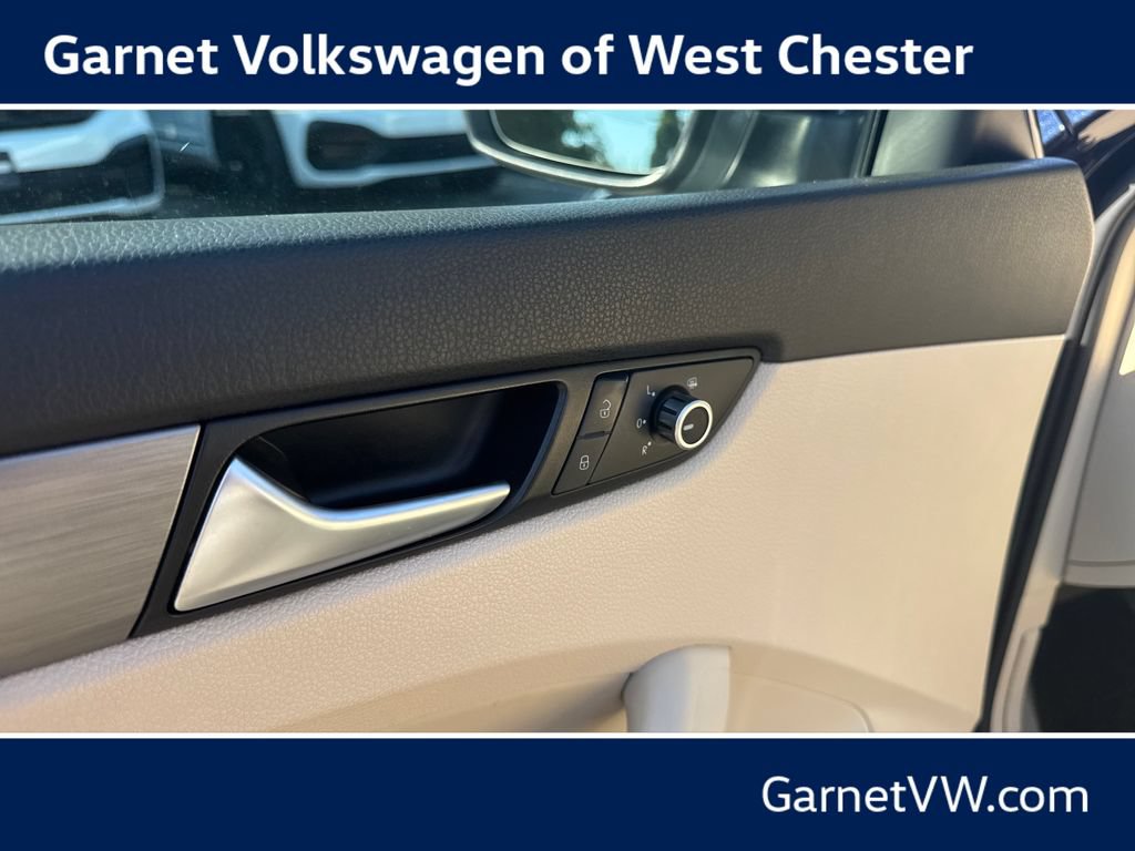 Used 2015 Volkswagen Passat TDI SE FWD image 12