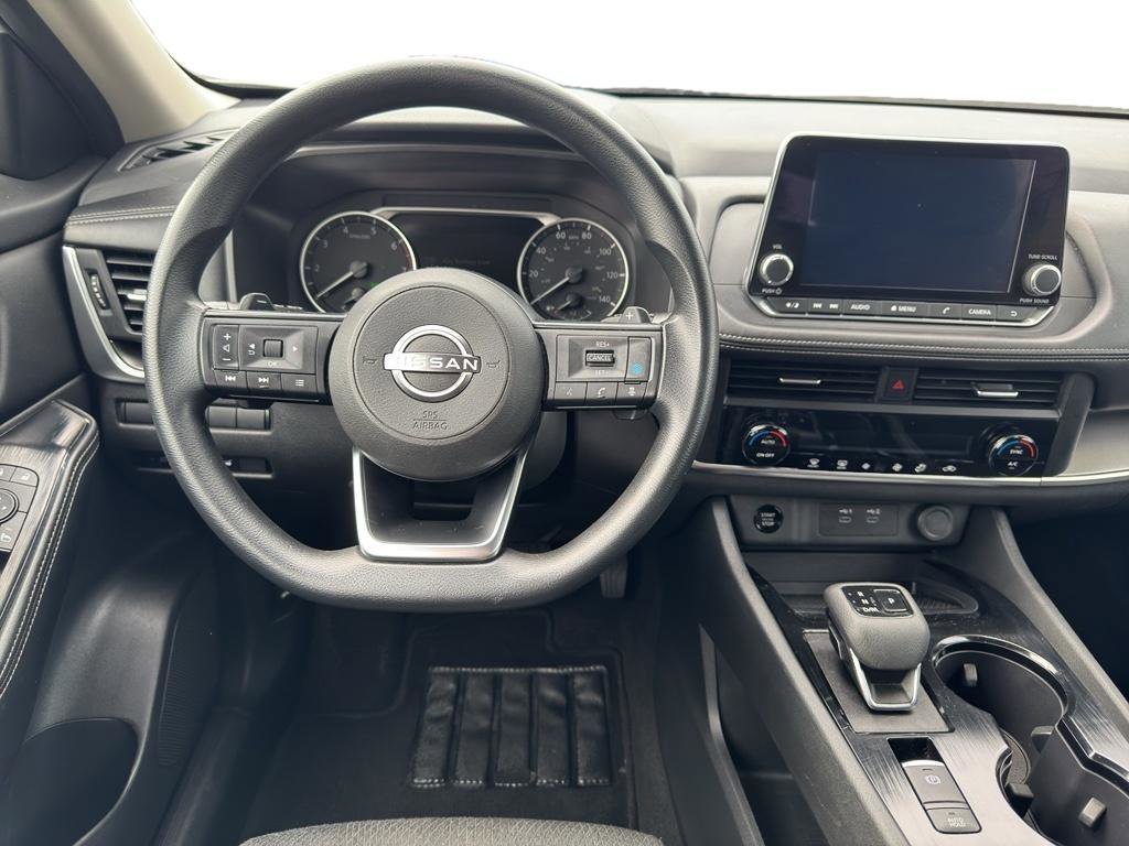 Used 2024 Nissan Rogue SV image 9