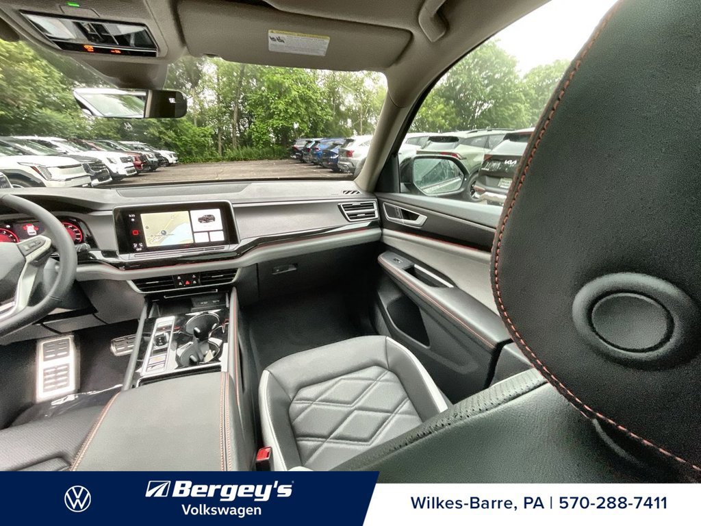 Used 2024 Volkswagen Atlas Peak Edition SEL AWD/4WD image 29