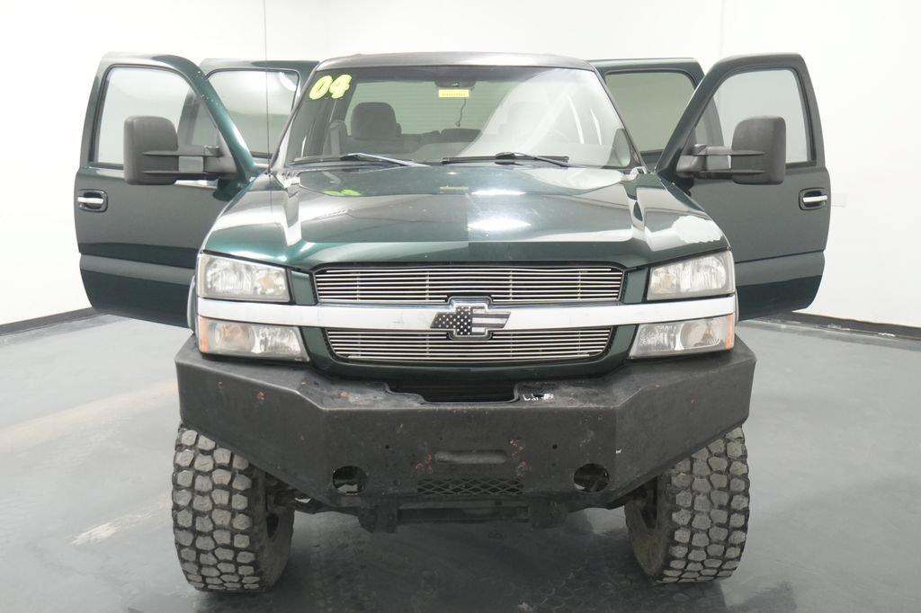 Used 2004 Chevrolet Silverado 2500 LS w/ Skid Plate Package AWD/4WD image 23
