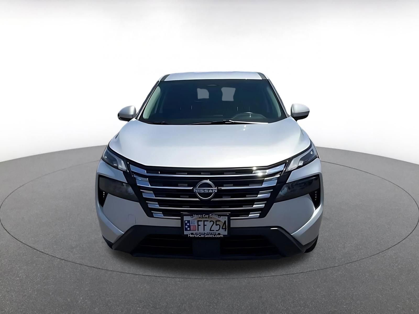 Used 2025 Nissan Rogue SV image 4