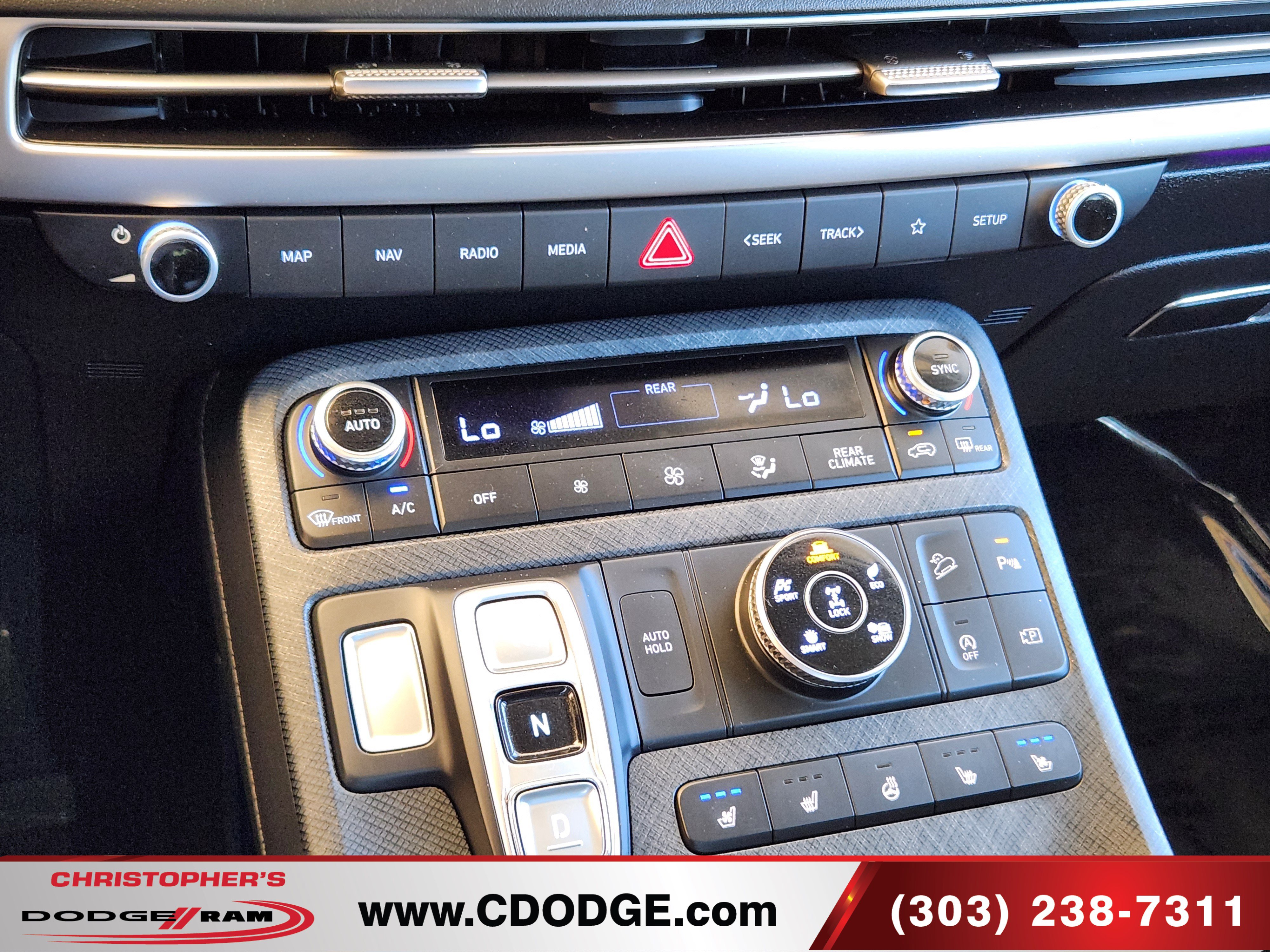 Used 2024 Hyundai Palisade Limited AWD/4WD image 13