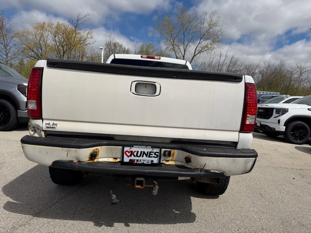 Used 2003 Chevrolet Silverado 2500 LT AWD/4WD image 4