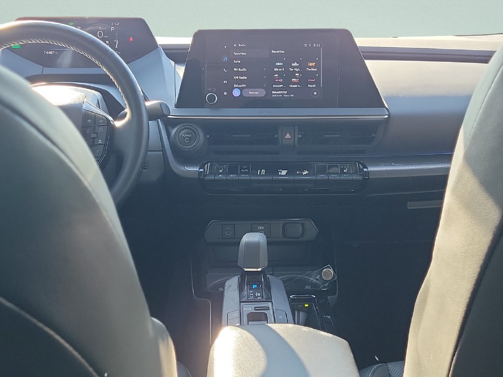 Used 2024 Toyota Prius XLE FWD image 15
