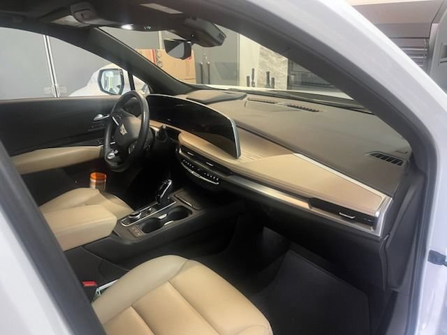 Certified 2025 Cadillac XT4 Premium Luxury w/ Technology Package FWD image 7