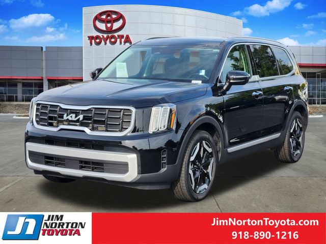 Used 2025 Kia Telluride S FWD image 3