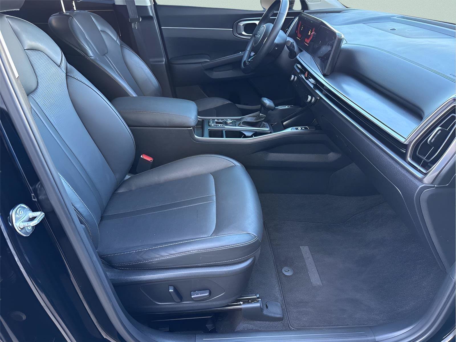 Used 2025 Kia Sorento EX w/ Panoramic Sunroof Package FWD image 22