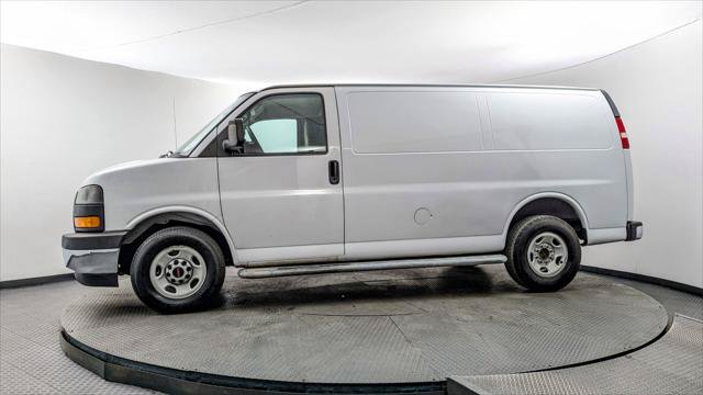 Used 2017 GMC Savana 2500 RWD image 3