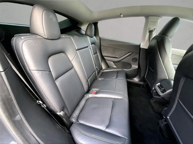Used 2020 Tesla Model Y Long Range image 29