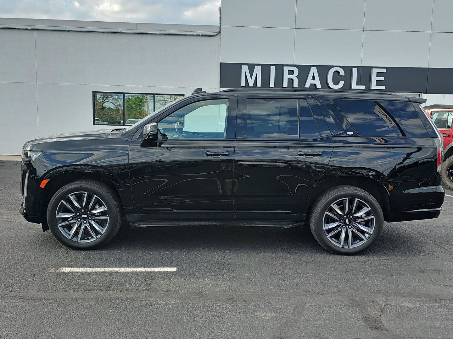 Used 2023 Cadillac Escalade Sport AWD/4WD image 4