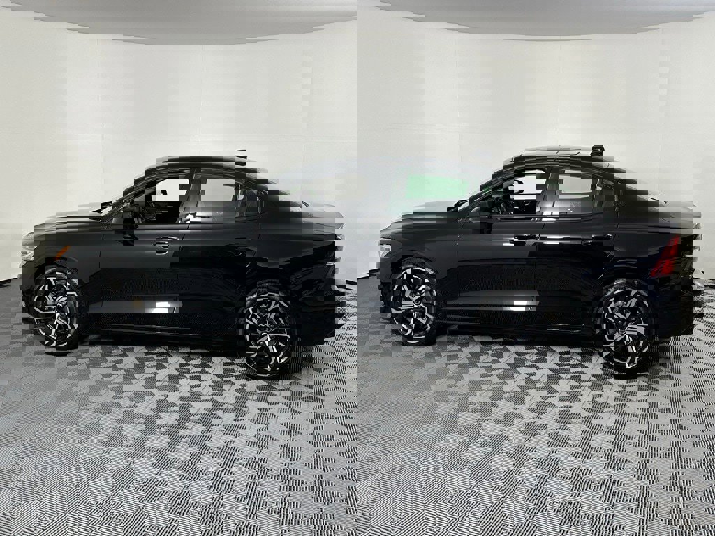 New 2024 Volvo S60 B5 Plus w/ Climate Package image 11