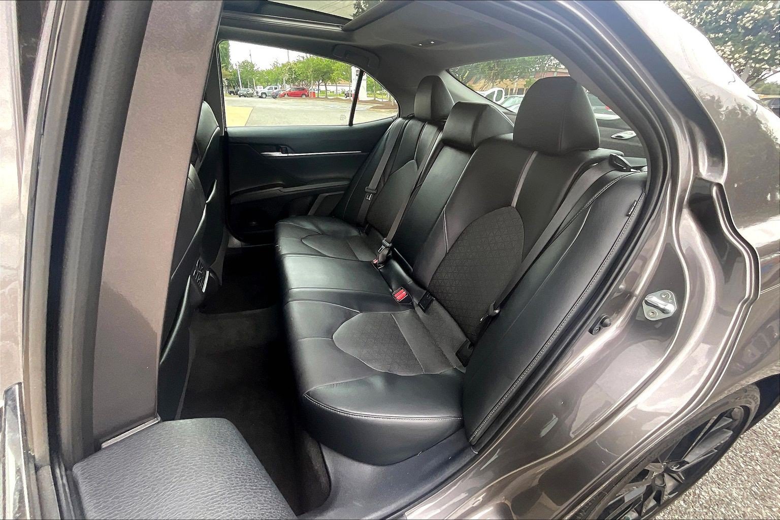 Used 2021 Toyota Camry XSE FWD image 31