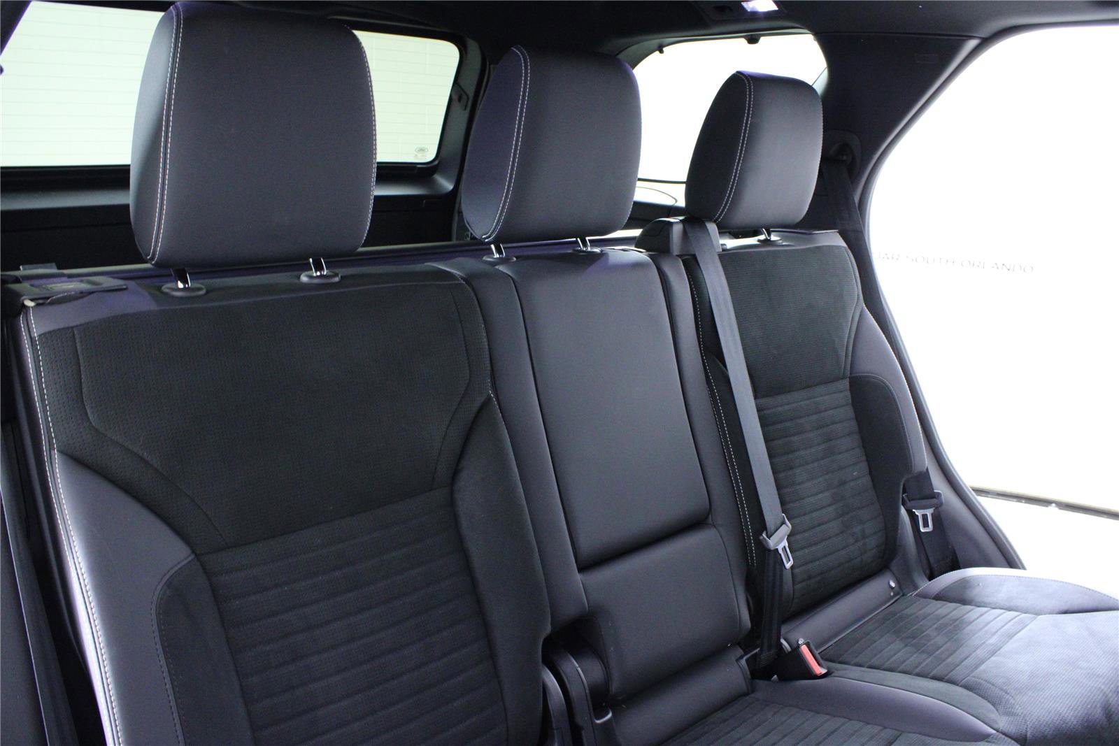 Used 2023 Land Rover Discovery S R-Dynamic AWD/4WD image 15