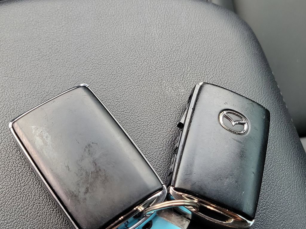 Used 2023 MAZDA MAZDA3 s image 30