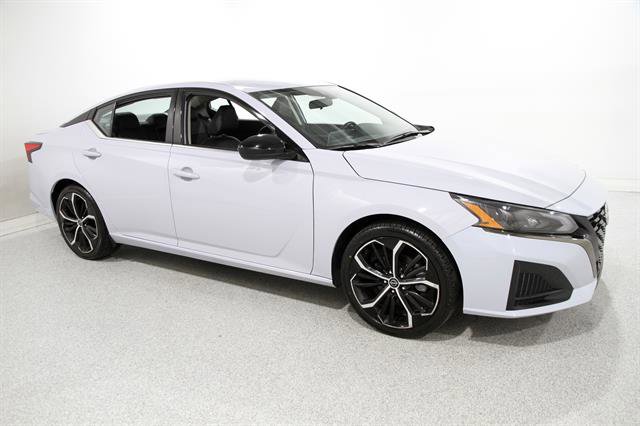 Used 2024 Nissan Altima 2.5 SR FWD image 1