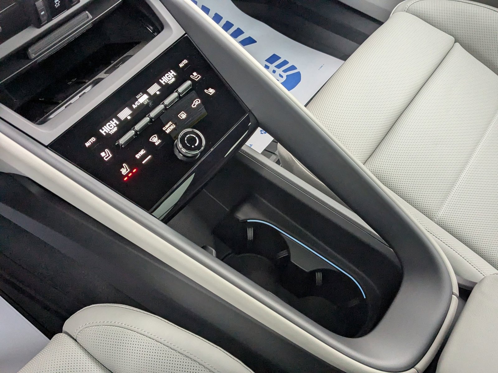 New 2026 Porsche Macan 4 Electric image 21