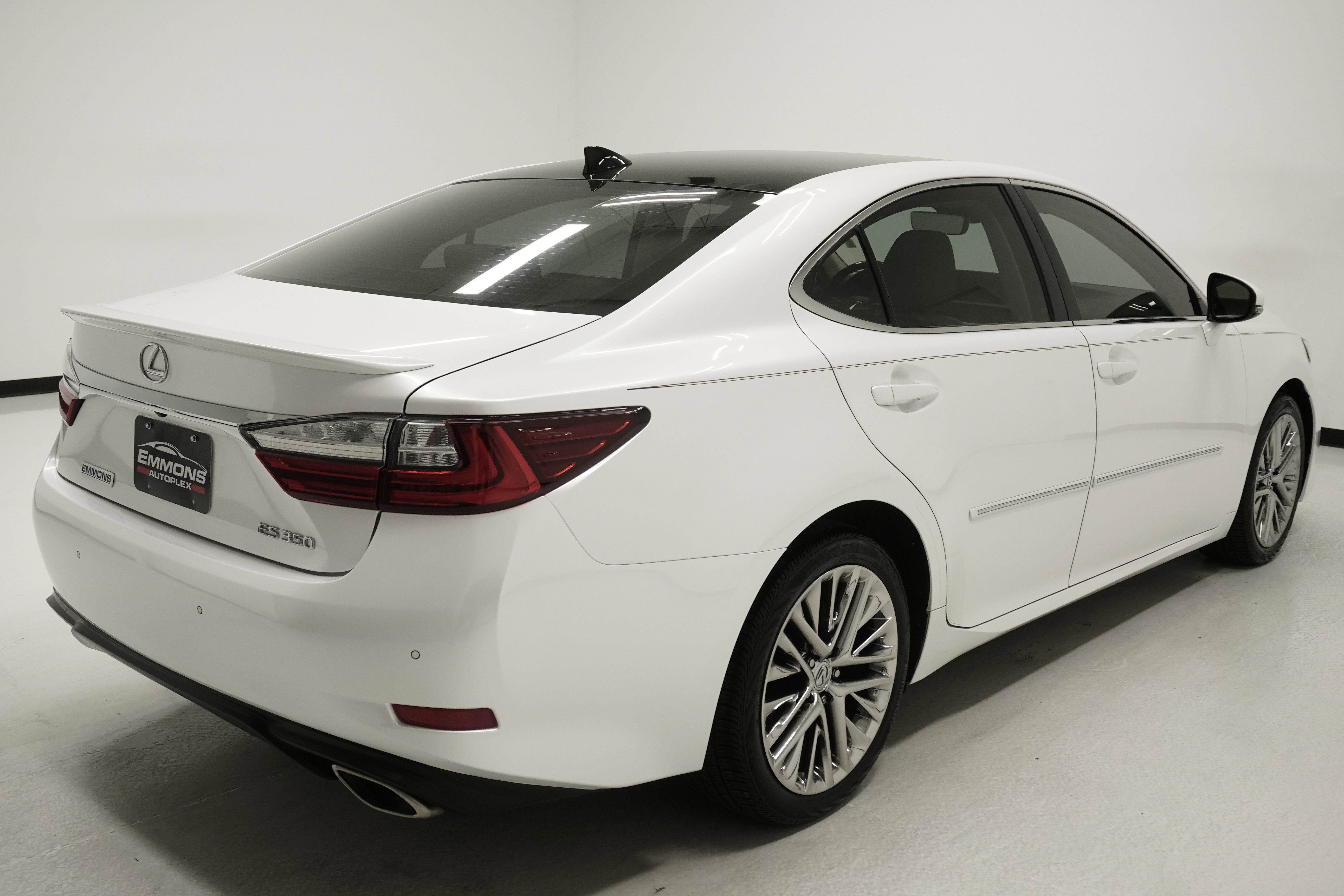 Used 2018 Lexus ES 350 w/ Luxury Package w/Wood Trim FWD image 4