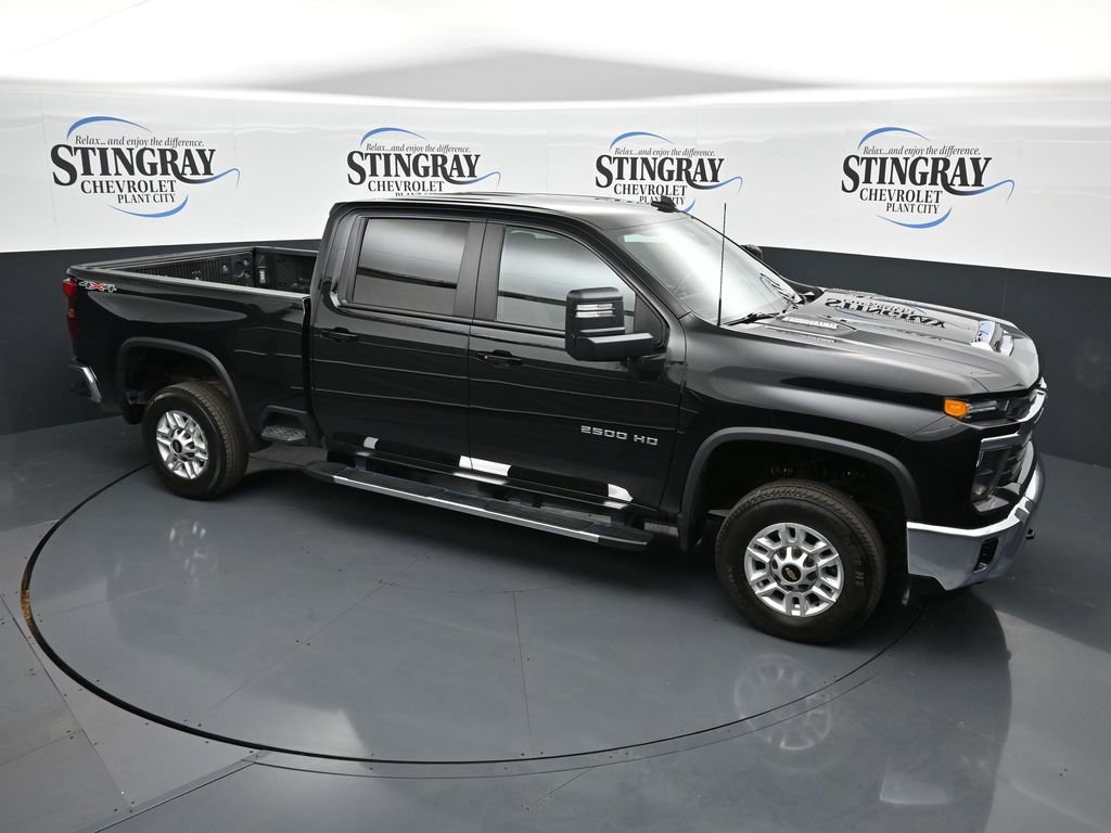 Used 2025 Chevrolet Silverado 2500 LT w/ Convenience Package image 9