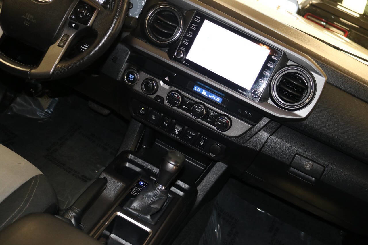 Used 2022 Toyota Tacoma TRD Off-Road image 24