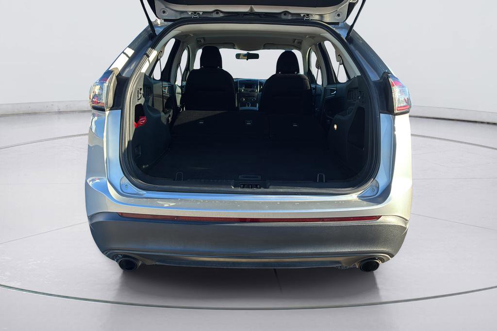 Used 2018 Ford Edge SE image 10
