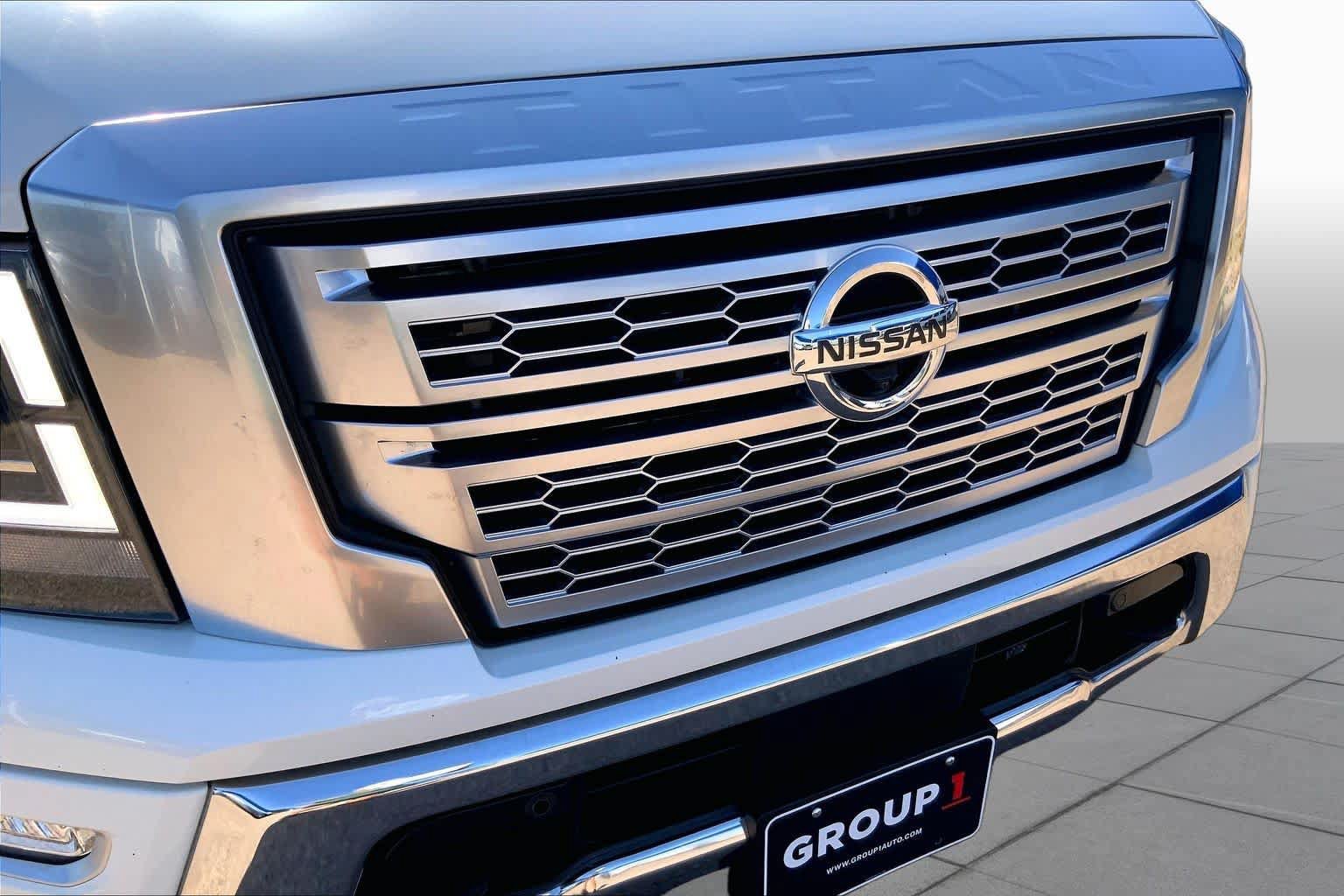 Used 2022 Nissan Titan Platinum Reserve w/ Moonroof Package AWD/4WD image 30