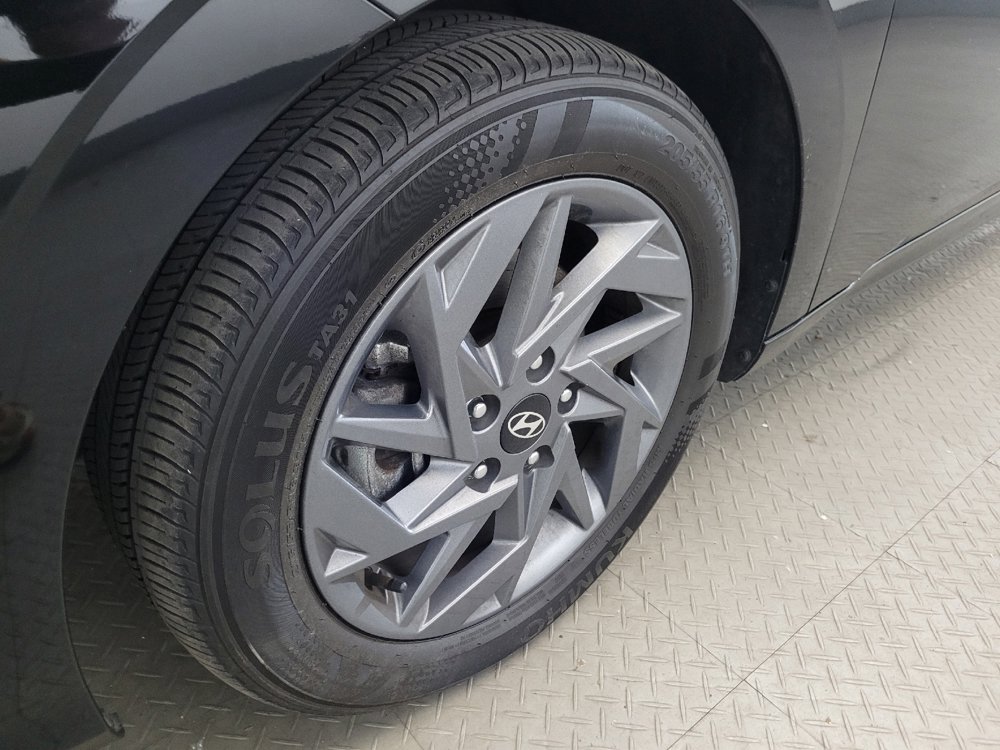 Used 2024 Hyundai Elantra SEL FWD image 31